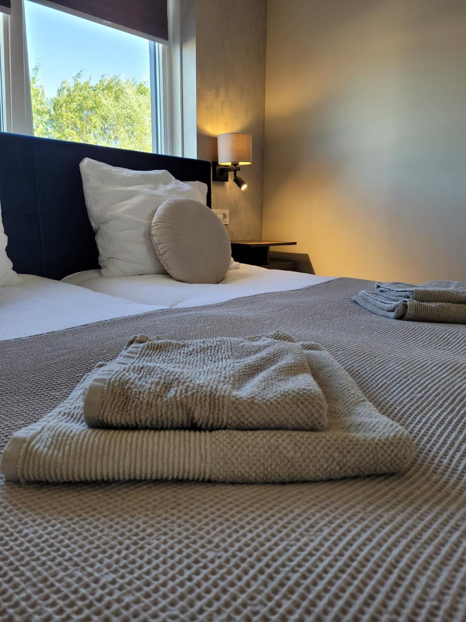 Luxe Kamer Langendam 48 Met Prive Terras Zoutelande Exterior foto